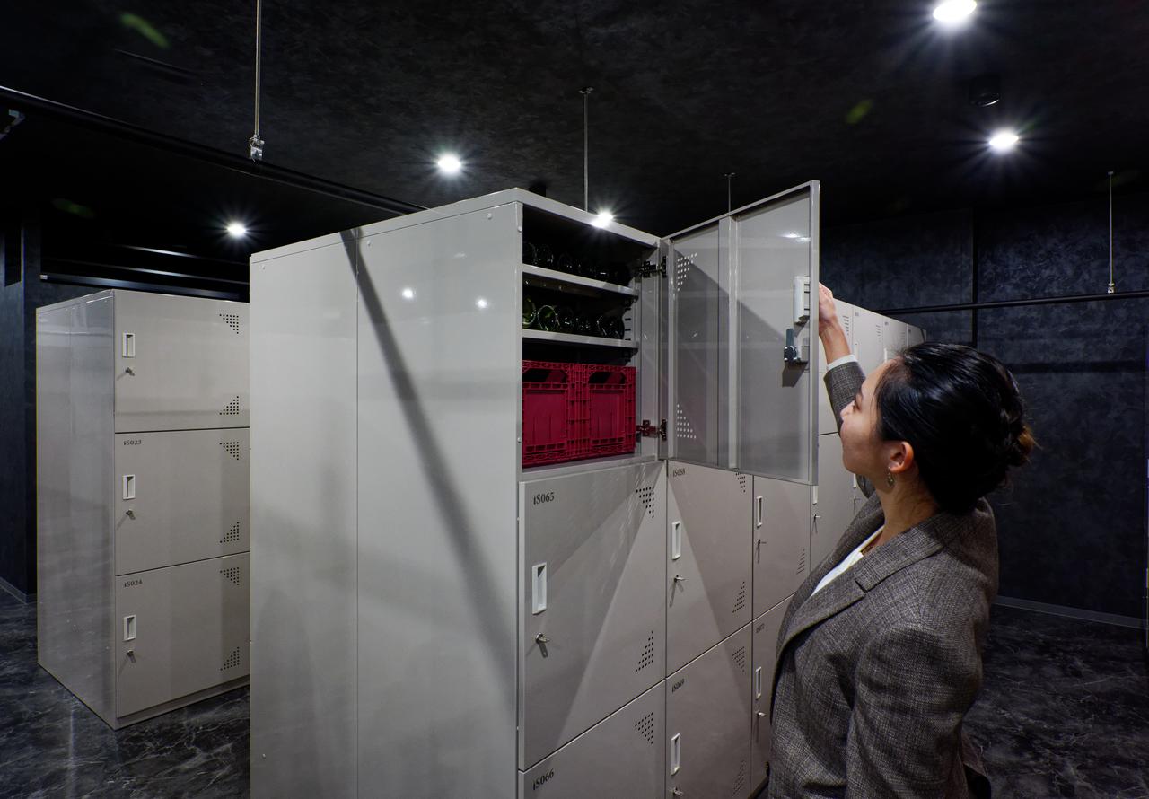 画像: ロッカータイプ:50本収容(内寸 幅55×奥行57×高さ57cm、税込月額料金8,800円)