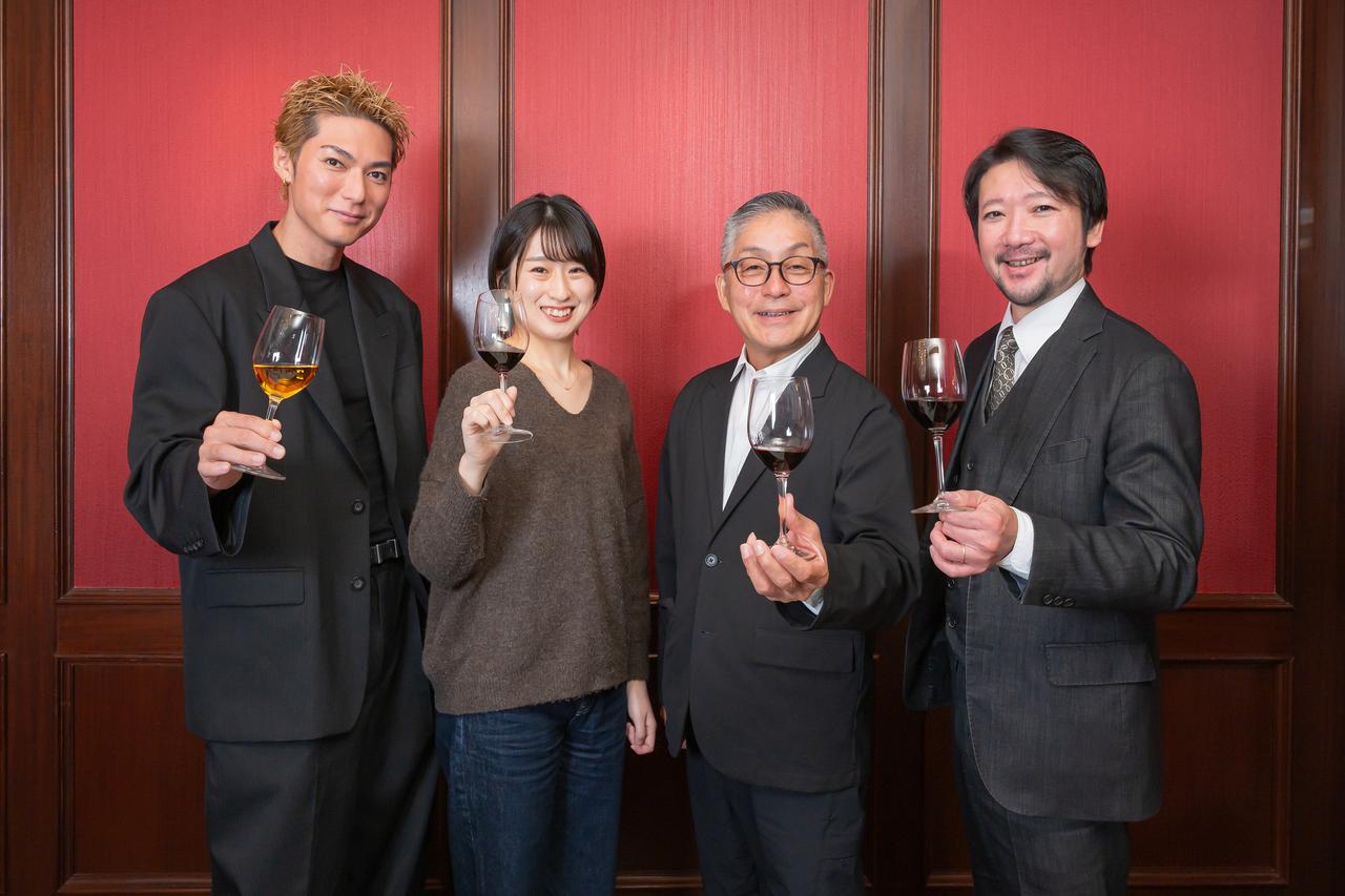 画像: 左から「EXILE」SHOKICHI氏、「ロオジエ」ソムリエ・松本有佑子さん、「レストラン アピシウス」エグゼクティブソムリエ・情野博之氏、「WINE MARKET PARTY」店長・沼田英之氏