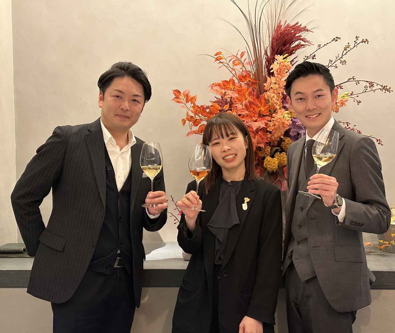 画像: 左から「エディション東京虎ノ門」ヘッドソムリエ・矢田部匡且氏、虎ノ門ヒルズ「ル・プリスティン東京」ソムリエ・三竹桃果さん、「マンダリンオリエンタル 東京」ソムリエ・鈴木大輝氏