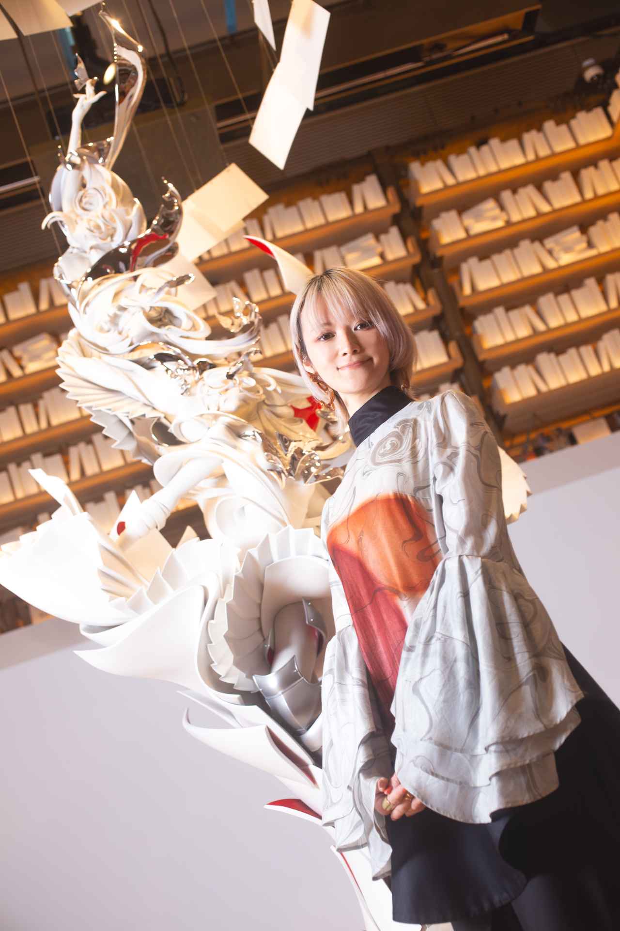 画像: ワインとモダンアートが織りなす、美しく輝くロゼ色の世界
「シャトー・ワイマラマ」×米山舞さんのアートラベル