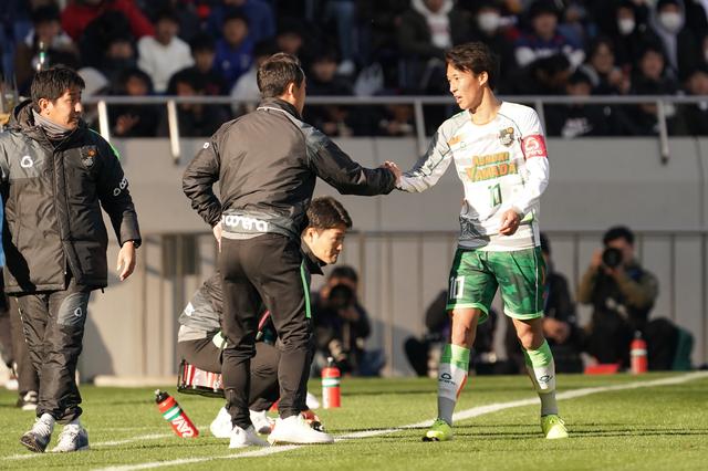 画像: 青森山田の主将・武田と黒田監督(写真◎小山真司)