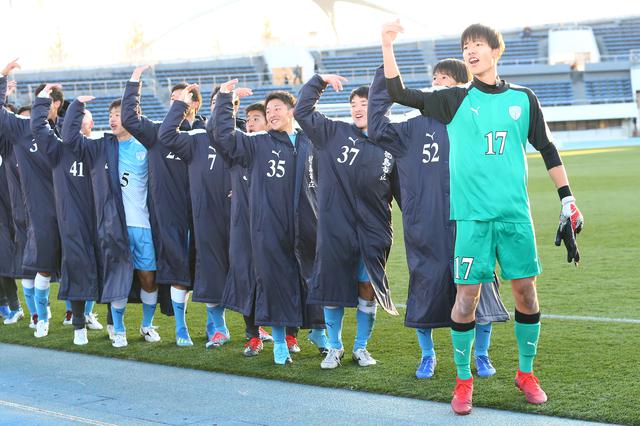 画像: 米田(17番)は終了間際に交代出場してPK戦に備えた(写真◎中島光明)