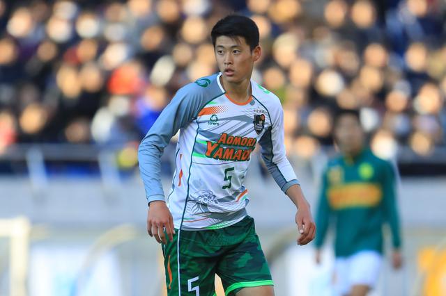 画像: 青森山田のDF藤原優大(写真◎BBM)