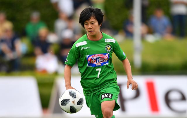 画像: MFの中里優(写真は2018年/J.LEAGUE)