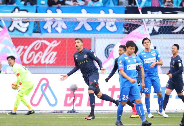 画像: 快勝劇の口火を切ったのはジェイ。札幌が鳥栖を下した(写真◎J.LEAGUE)