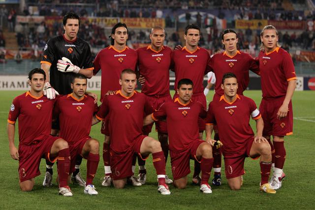 画像: 2006-2007シーズンのローマの面々。写真はCLのオリンピアコス戦の先発メンバー(写真◎Getty Images)