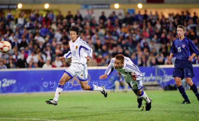 画像: シドニーオリンピックで日本は2勝1敗でグループステージを突破し、準々決勝に進出した(写真◎サッカーマガジン)