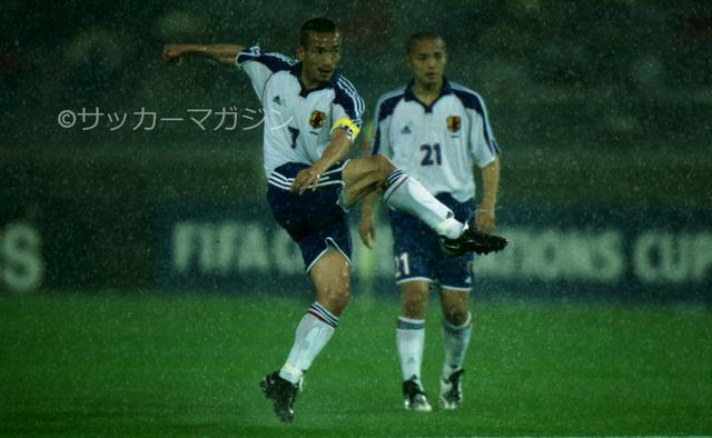 画像: 準決勝のオーストラリア戦は中田英寿の直接FKによる得点で勝利。決勝進出を果たした(写真◎サッカーマガジン)