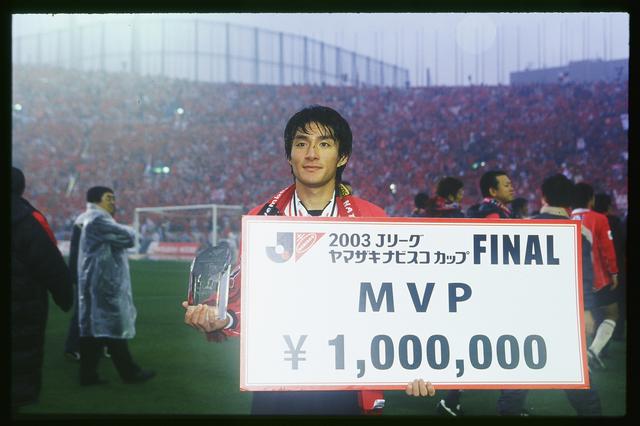 画像: JリーグカップのMVPとニューヒーロー賞をダブル受賞した浦和の田中達也(写真◎J.LEAGUE)