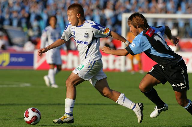 画像: Jリーグカップ決勝で唯一の得点を挙げたガンバ大阪の安田理大が大会MVPを受賞(写真◎J.LEAGUE)