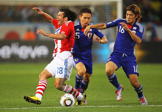 画像: 決勝トーナメントのパラグアイ戦は0-0で延長戦に突入。決着つかずPK戦へ(写真◎Getty Images)