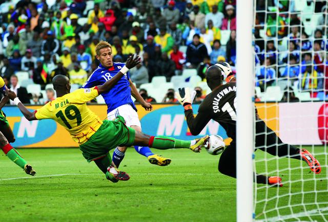 画像: 南アフリカW杯の初戦、本田圭佑の得点でカメルーンを撃破した(写真◎Getty Images)