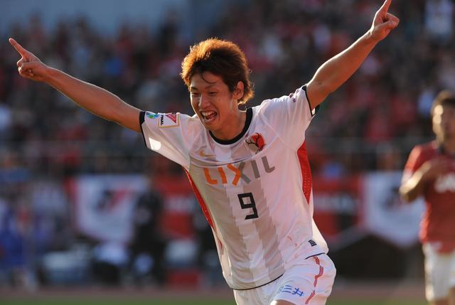 画像: Jリーグカップ決勝で得点を挙げた鹿島の大迫勇也が、大会MVPを受賞(写真◎J.LEAGUE)
