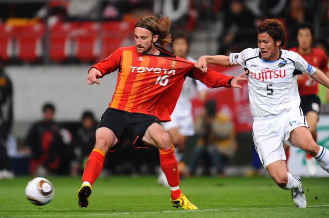 画像: 懐の深いボールキープも武器、相手のプレッシャーを受けても安定していた(写真◎J.LEAGUE)