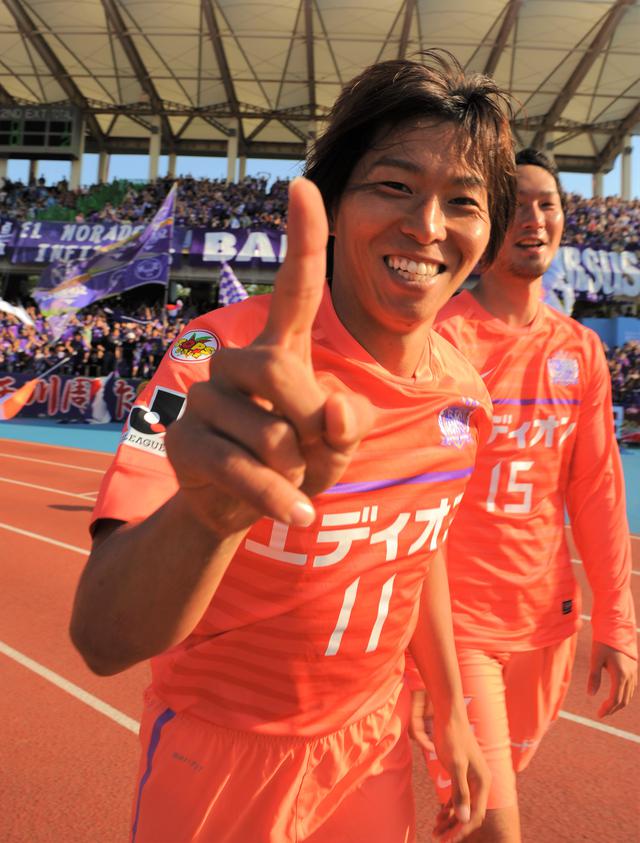 画像: 2得点を挙げた第8節、アウェーでの川崎フロンターレ戦で会心の笑顔(写真◎J.LEAGUE)
