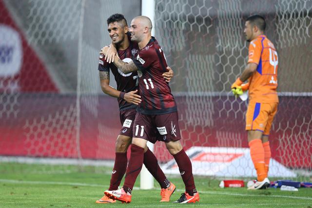 画像: ペドロ・ジュニオール(左)との連係が光った(写真◎J.LEAGUE)
