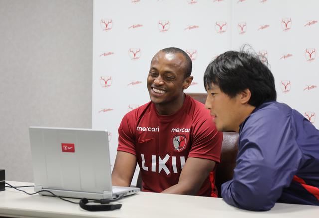 画像: オンラインで取材に応じるレオ・シルバ(写真◎鹿島アントラーズ)