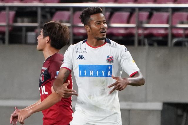 画像: 札幌の鈴木武蔵は2試合連続ゴールでチームに勝利をもたらした(写真◎Getty Images)