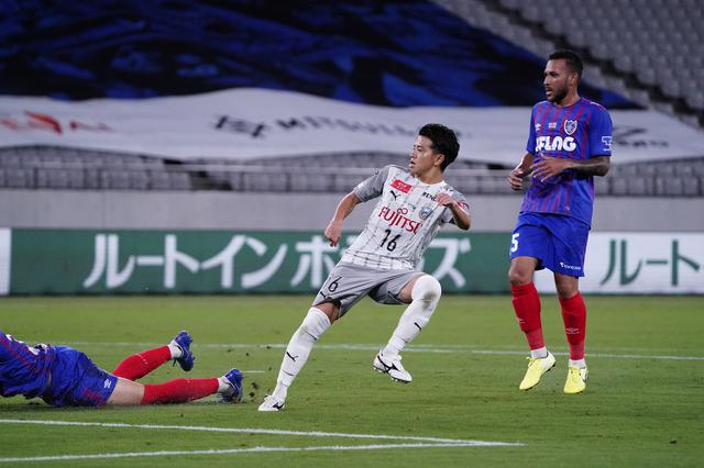 画像: 複数得点をあげたいと言っていた長谷川竜也が2得点の活躍。川崎FがFC東京に圧勝した(写真◎小山真司)