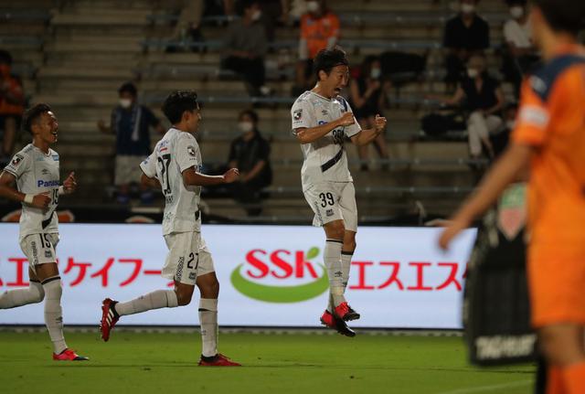 画像: 試合終了間際に渡邉千真が得点し、G大阪が粘る清水を敵地で撃破した(写真◎J.LEAGUE)
