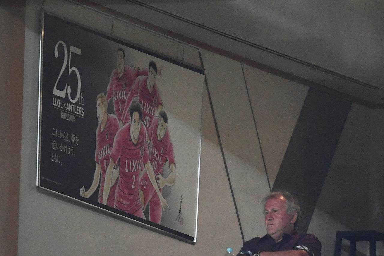 画像 : 1番目の画像 - 3日前のルヴァン杯ではジーコTDも試合を見守っていた（写真◎Getty Images） - サッカーマガジンWEB