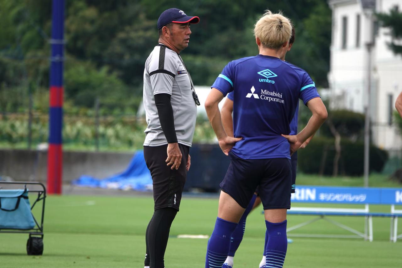 画像 : 1番目の画像 - 若手の競争がチームを活性化。長谷川監督は「スタッフがフォローしてくれるおかげ」と感謝（写真◎FC東京） - サッカーマガジンWEB