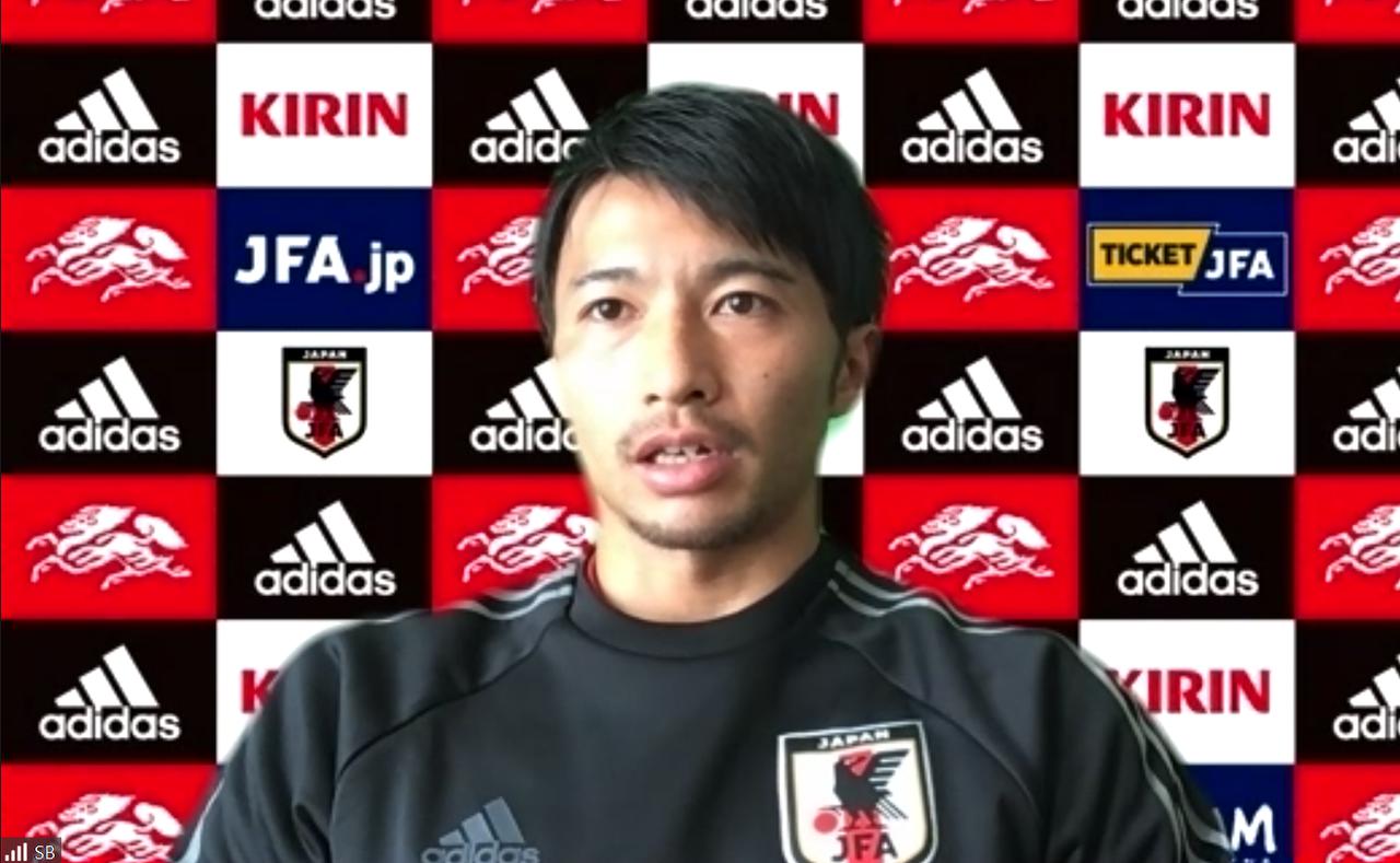 画像 : 1番目の画像 - 現地からオンラインで報道陣の質問に答えた柴崎（写真◎スクリーンショット） - サッカーマガジンWEB
