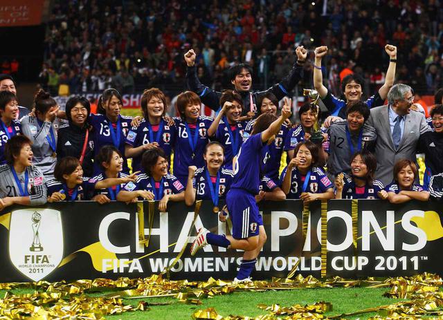 画像: 2011年女子ワールドカップで世界の頂点にたどり着いたなでしこジャパン。宮間さんは「全員がプロフェッショナルだった」と特別なチームだったことを明かした(写真:Getty Images)
