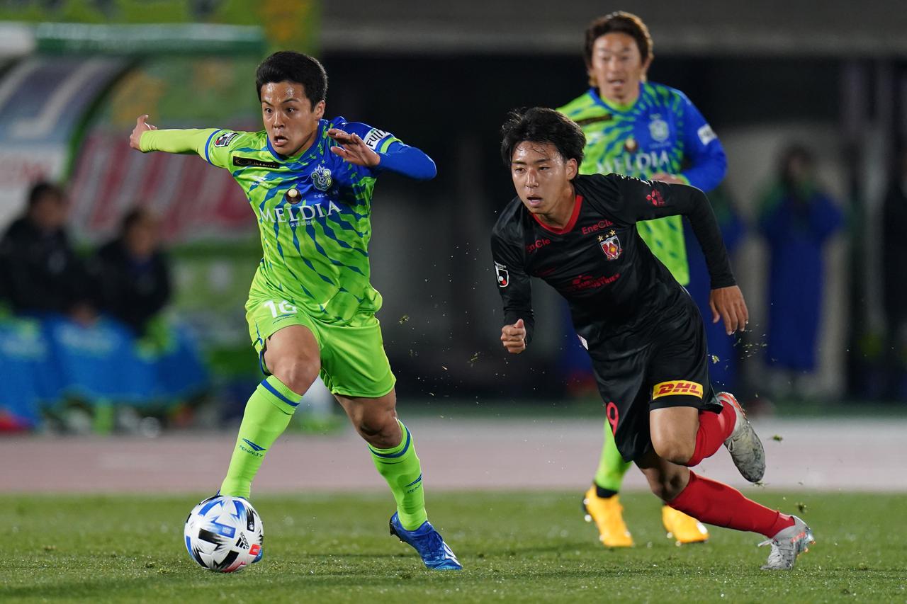 画像 : 1番目の画像 - 2月の今季開幕戦で対戦したときは、点の取り合いの末に3-2で浦和が勝利していた(写真◎Getty Images) - サッカーマガジンWEB