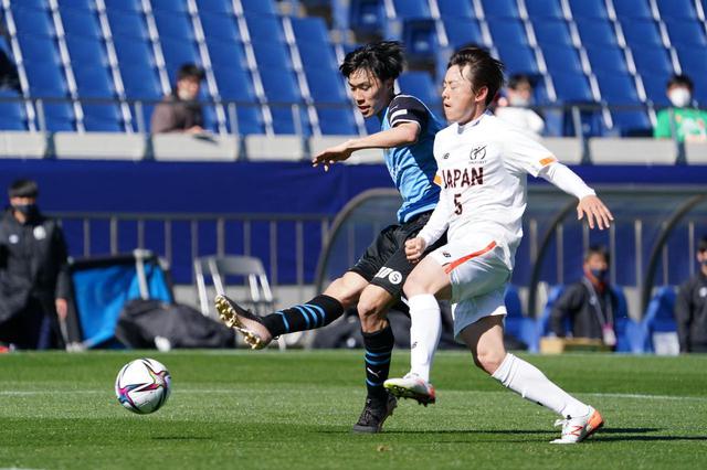 画像: 田中幹大が抜け出して右足を振り抜いた先制ゴール。GKの股下を抜く見事な一撃だった