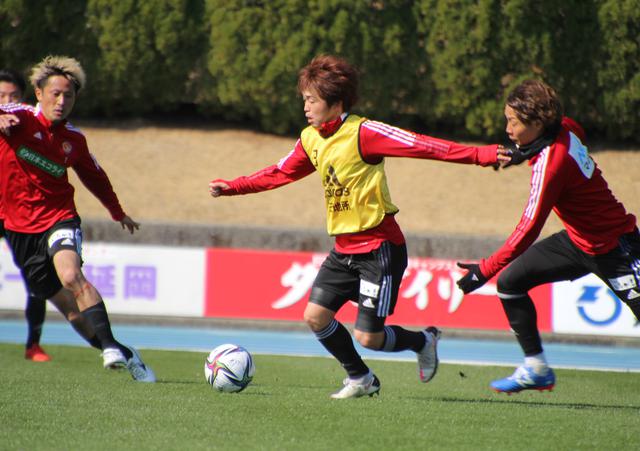 画像: キャンプで積極的にアピールを続けた佐々木(写真提供◎VEGALTA SENDAI)