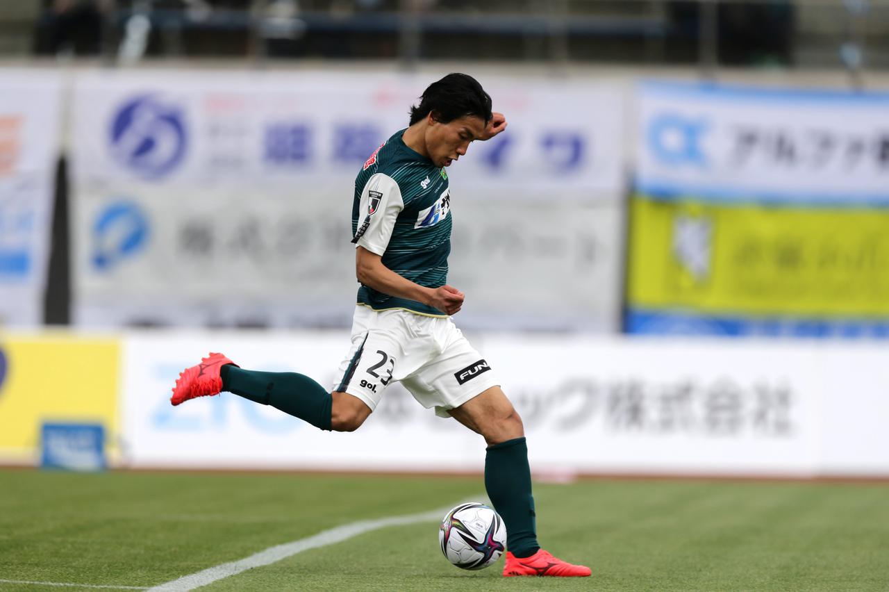 画像 : 1番目の画像 - 【写真】これが平松宗の逆転弾のフィニッシュの瞬間。右足インサイドでゴール右に送り込んだ（写真◎J.LEAGUE） - サッカーマガジンWEB