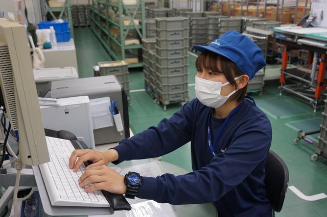 画像: 地元企業の出雲村田製作所で働きながらプレー。練習日は勤務後にグラウンドに向かう