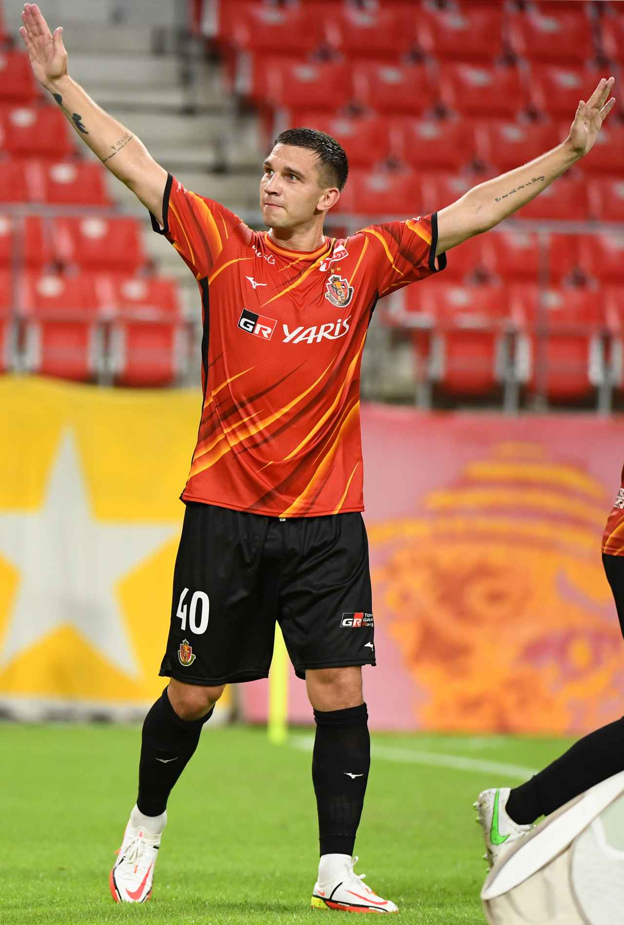 画像 : 2番目の画像 - 【写真】8月18日の天皇杯ラウンド16で加入後初ゴールを挙げたシュヴィルツォク（写真◎Getty Images、J.LEAGUE） - サッカーマガジンWEB