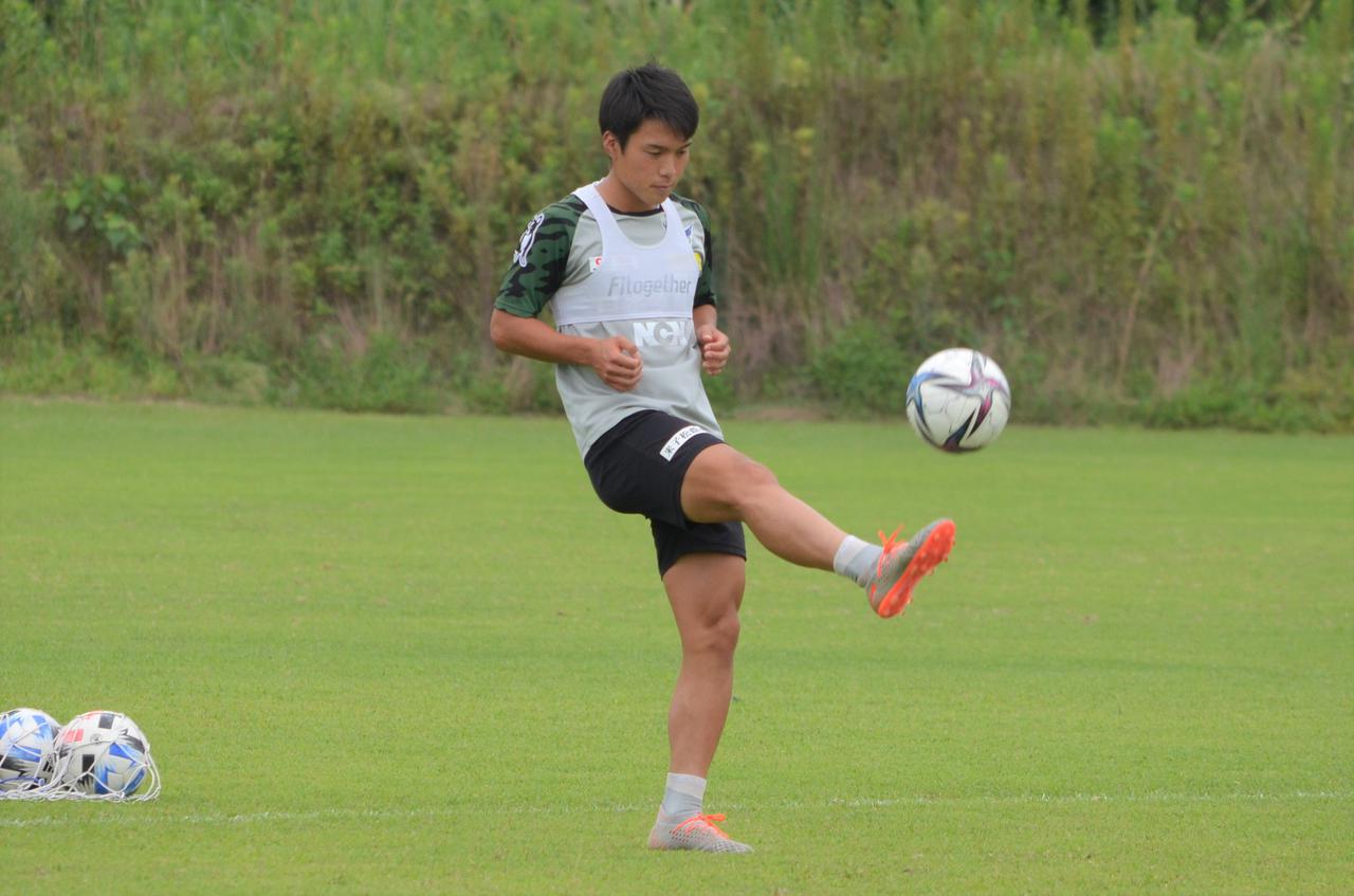 画像 : 1番目の画像 - 【写真】出場機会を増やすべく練習に励む坂本（写真◎石倉利英） - サッカーマガジンWEB