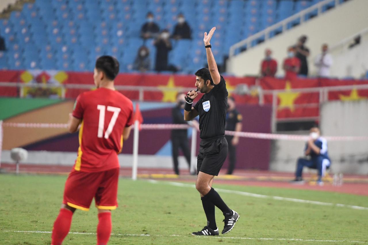 画像 : 1番目の画像 - 【写真】決まったかと思われた伊東の2点目は、オフサイドの判定で取り消しに（写真◎JFA） - サッカーマガジンWEB