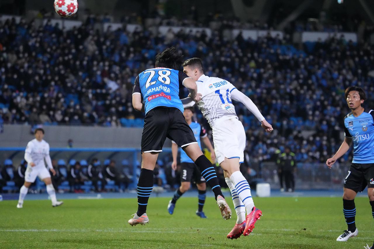 画像 : 6番目の画像 - 【写真】片野坂知宏監督も歓喜のダンス！　大分が川崎Fを破った激闘を写真で振り返る（写真◎小山真司） - サッカーマガジンWEB