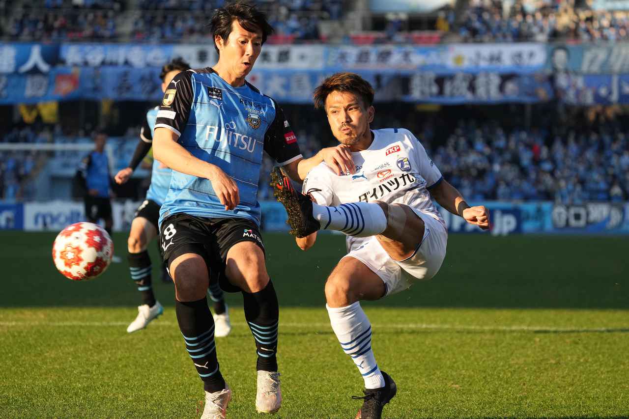 画像 : 3番目の画像 - 【写真】片野坂知宏監督も歓喜のダンス！　大分が川崎Fを破った激闘を写真で振り返る（写真◎小山真司） - サッカーマガジンWEB