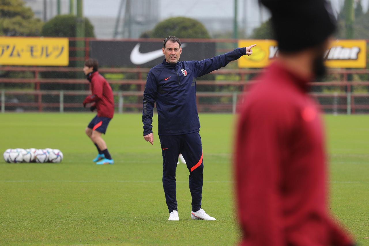 画像 : 1番目の画像 - 4月4日、オンライン取材に応じた鹿島アントラーズのレネ・ヴァイラー監督（写真◎KASHIMA ANTLERS） - サッカーマガジンWEB