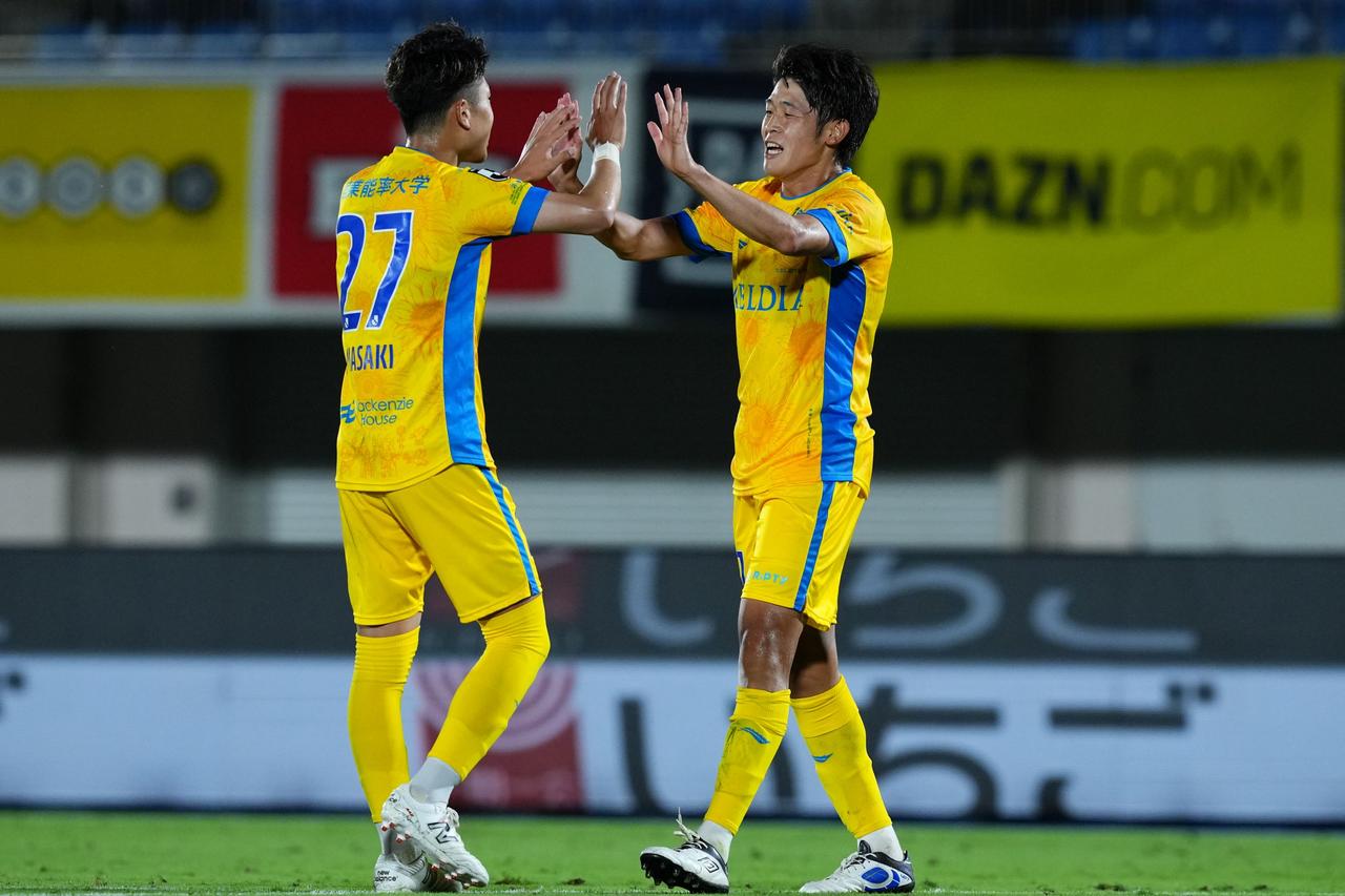 画像 : 3番目の画像 - 【写真一覧】J1第20節の熱闘を写真で振り返る - サッカーマガジンWEB