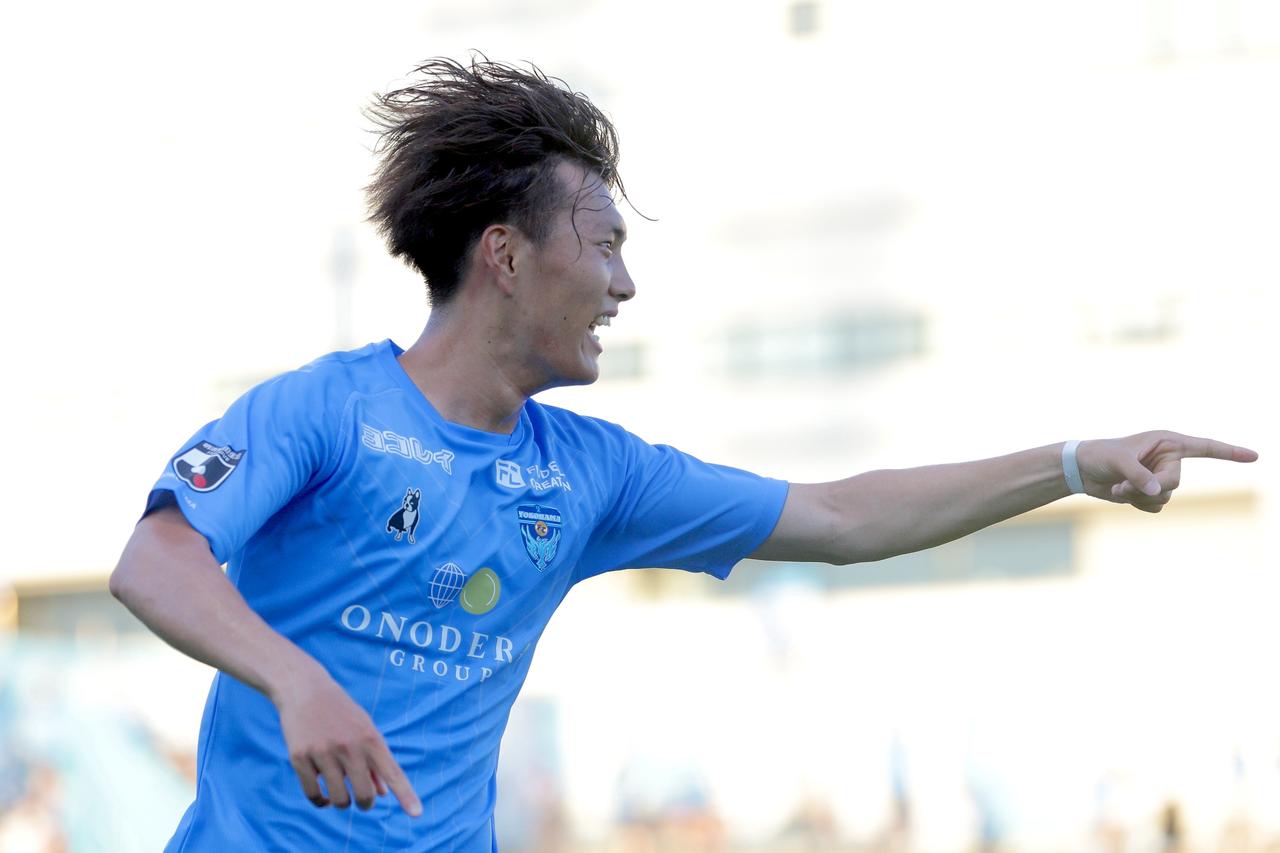 横浜FCのエースが2度目の受賞。小川航基の目に見える昇格＆得点王