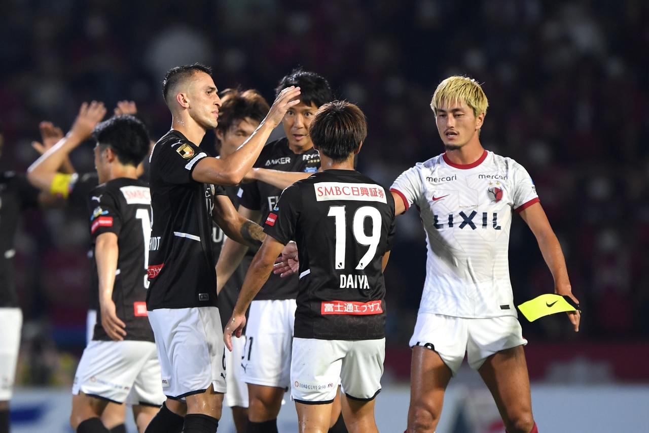 意地と意地の激突は 川崎fが鹿島のパワーアタックを最後に止めて価値ある勝利で3位浮上 J1第27節 1 2 サッカーマガジンweb