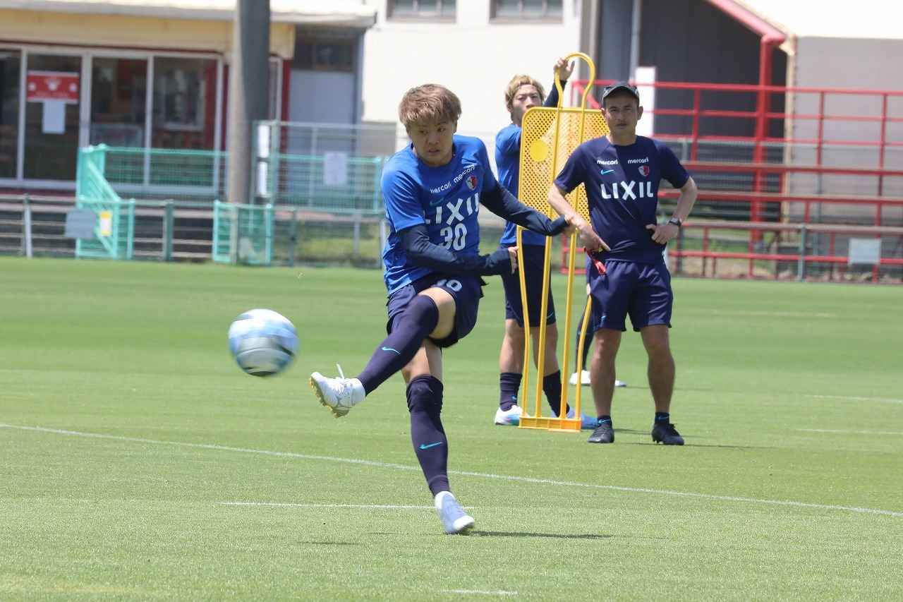 画像 : 1番目の画像 - 5月5日、オンライン取材に応じた鹿島アントラーズの名古新太郎（写真◎KASHIMA ANTLERS） - サッカーマガジンWEB