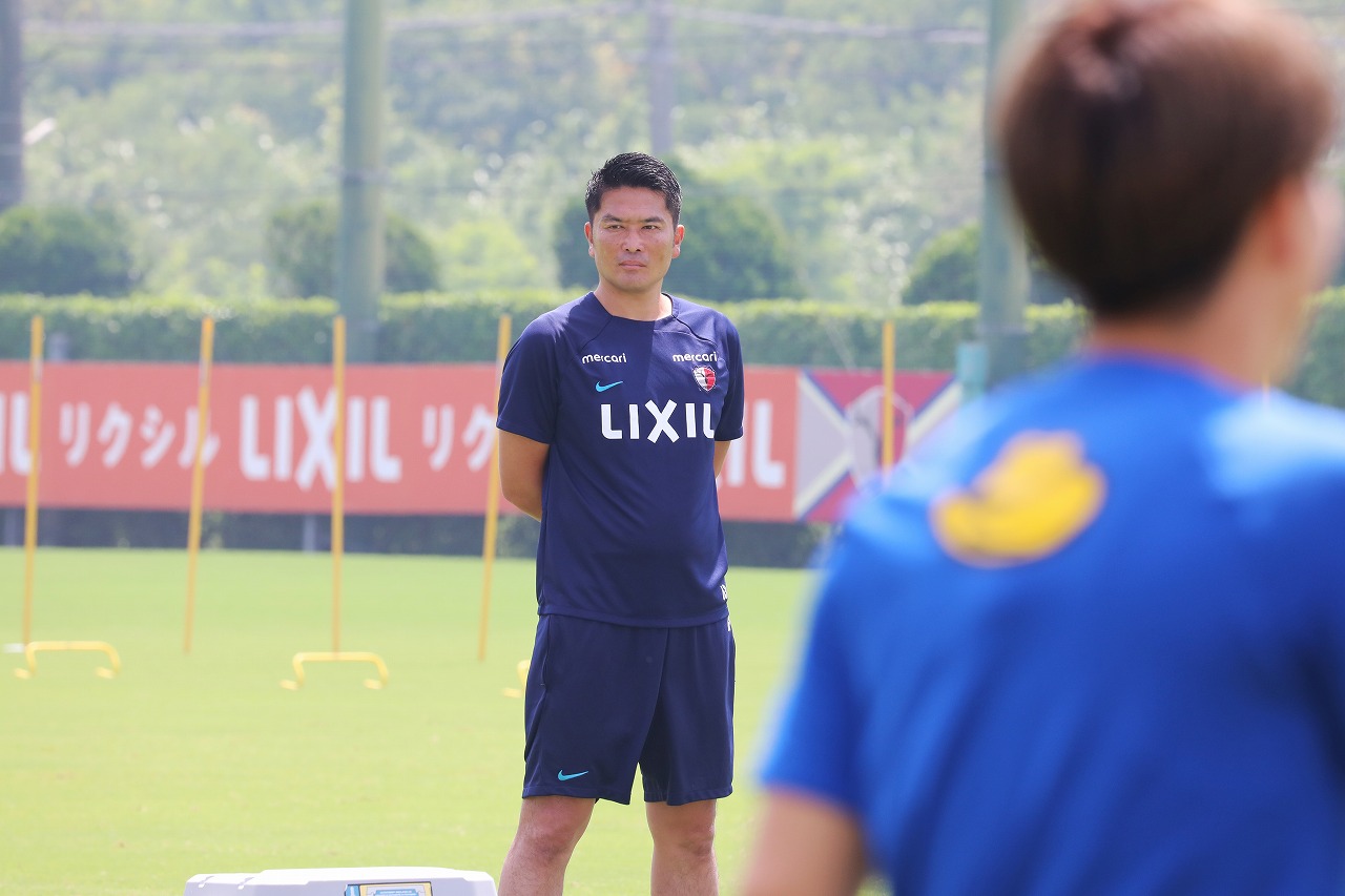 画像 : 1番目の画像 - 7月7日、オンライン取材に応じた鹿島アントラーズの岩政大樹監督（写真◎KASHIMA ANTLERS） - サッカーマガジンWEB