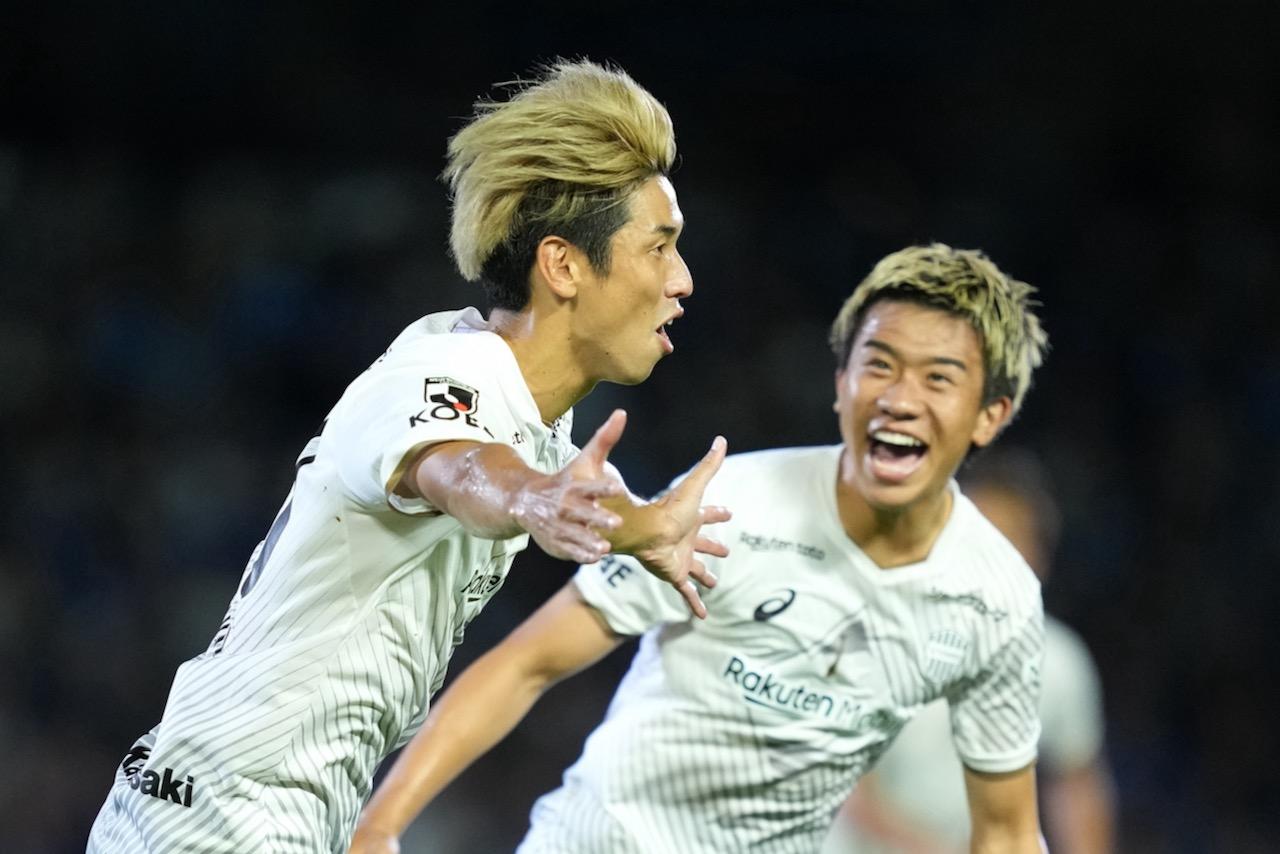 やっぱり大迫勇也！ FKを直接沈めて神戸がアウェー勝利で首位堅持！ 1人少ない川崎Fに手を焼きながらも逃げ切り◎J1第23節 - サッカーマガジンWEB