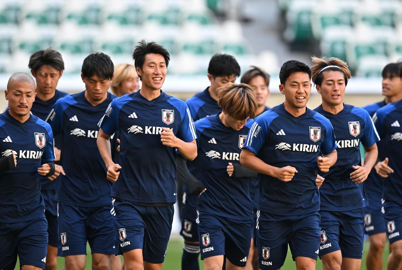 画像 : 1番目の画像 - 【写真】前日練習を行う日本代表の選手たち（写真◎Getty Images） - サッカーマガジンWEB