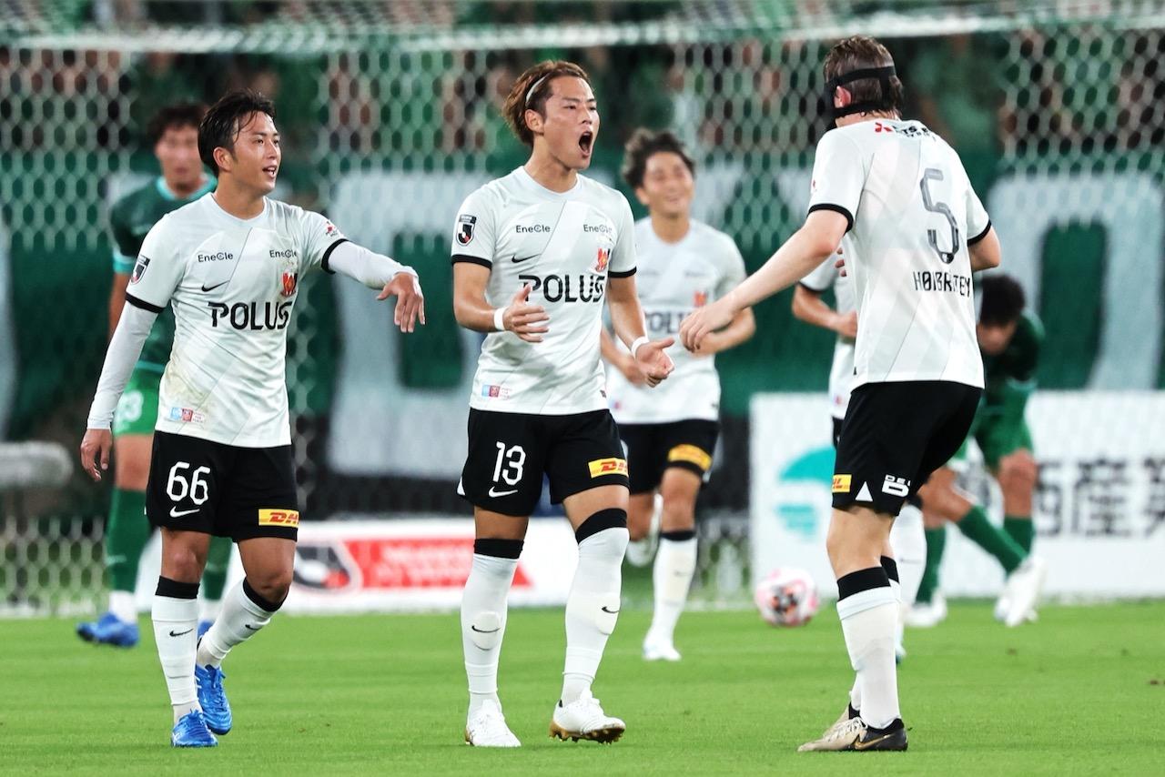 【浦和】渡邊凌磨の先制ゴールに「父の予言」。しかし逆転負けで「勝ちにつながらないゴールは何の意味もない」 - サッカーマガジンWEB