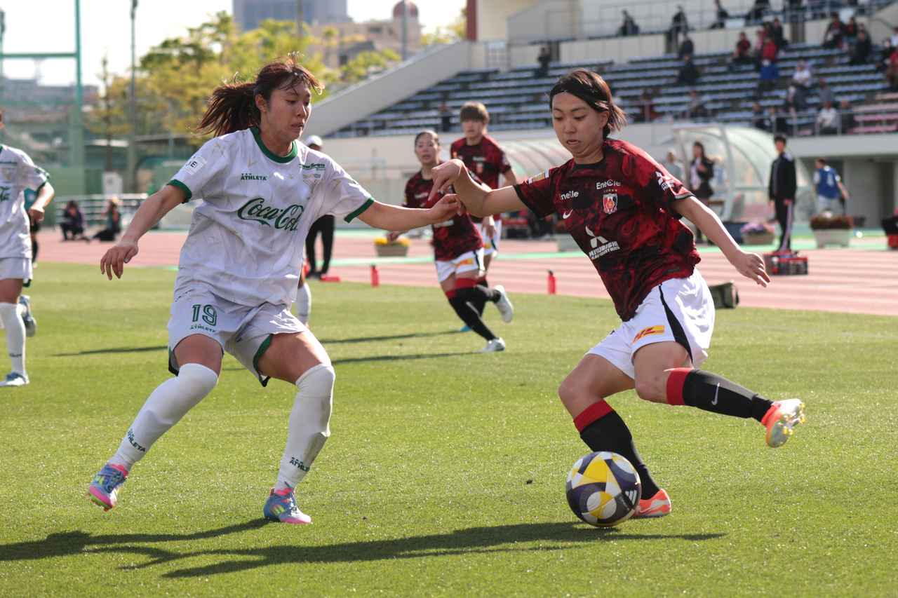 画像 : 24番目の画像 - 【写真】リーグ優勝を狙う2チームの上位対決。東京NBが先制したものの、浦和が最後に追いついて勝ち点1を分け合った（写真◎森田将義） - サッカーマガジンWEB