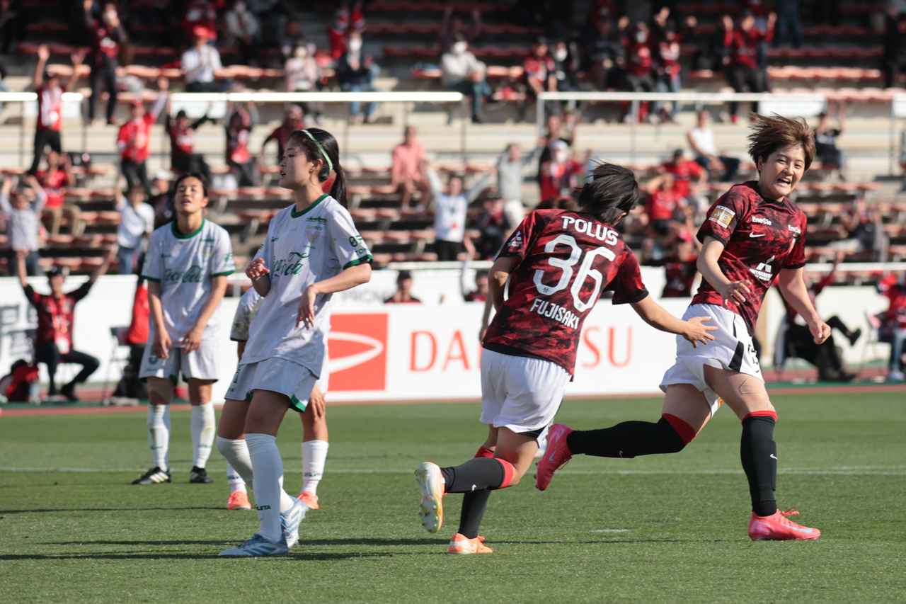 画像 : 27番目の画像 - 【写真】リーグ優勝を狙う2チームの上位対決。東京NBが先制したものの、浦和が最後に追いついて勝ち点1を分け合った（写真◎森田将義） - サッカーマガジンWEB