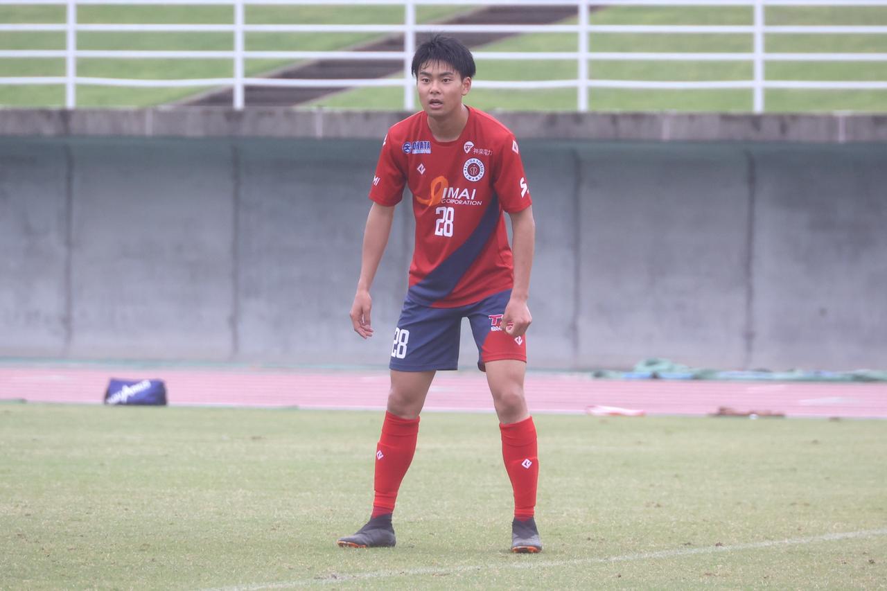 画像 : 2番目の画像 - 【写真】J3のクラブから期限付き移籍中の西尾。公式戦でのJ3クラブとの対戦に強い気持ちで臨んだ（写真◎石倉利英） - サッカーマガジンWEB